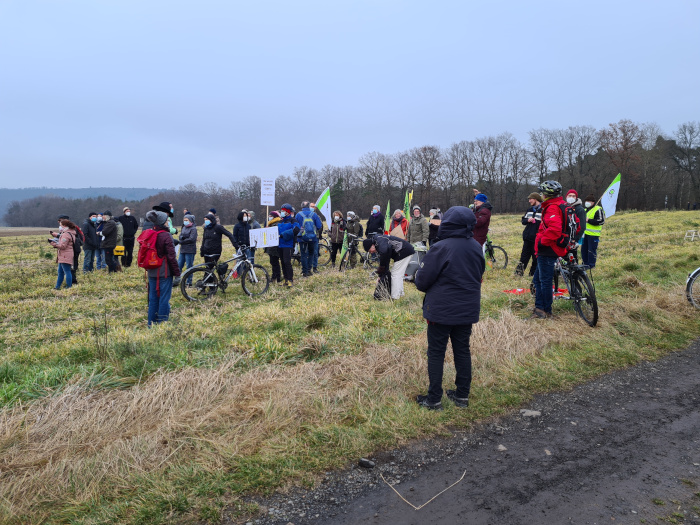 Demonstration gegen Bebauung der Ackerflächen am Weißen Weg am Homberg in Alsfeld